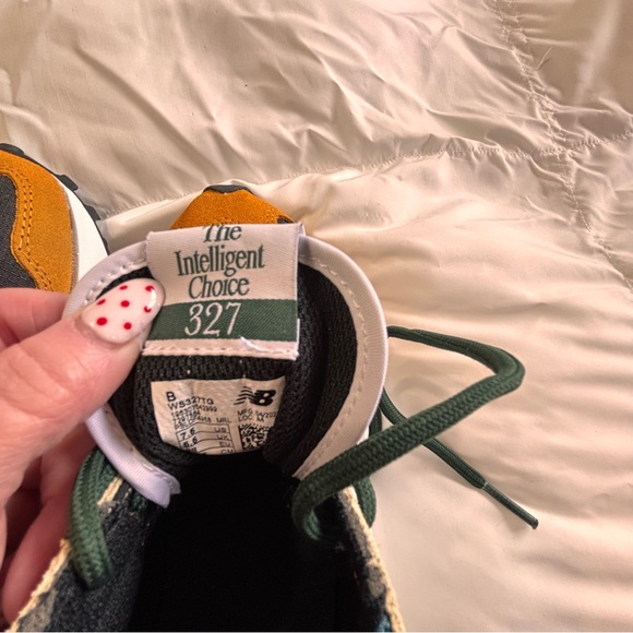 New Balance 327 Women's Sneakers in Teal, White, Tan, and Black - Picture 7 of 7